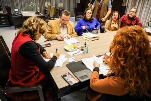 COMSOC-012-2023-MXLI CONCRETA MARINA DEL PILAR ACUERDOS EN BENEFICIO DE LAS Y LOS TRABAJADORES ESTATALES 2 (1)