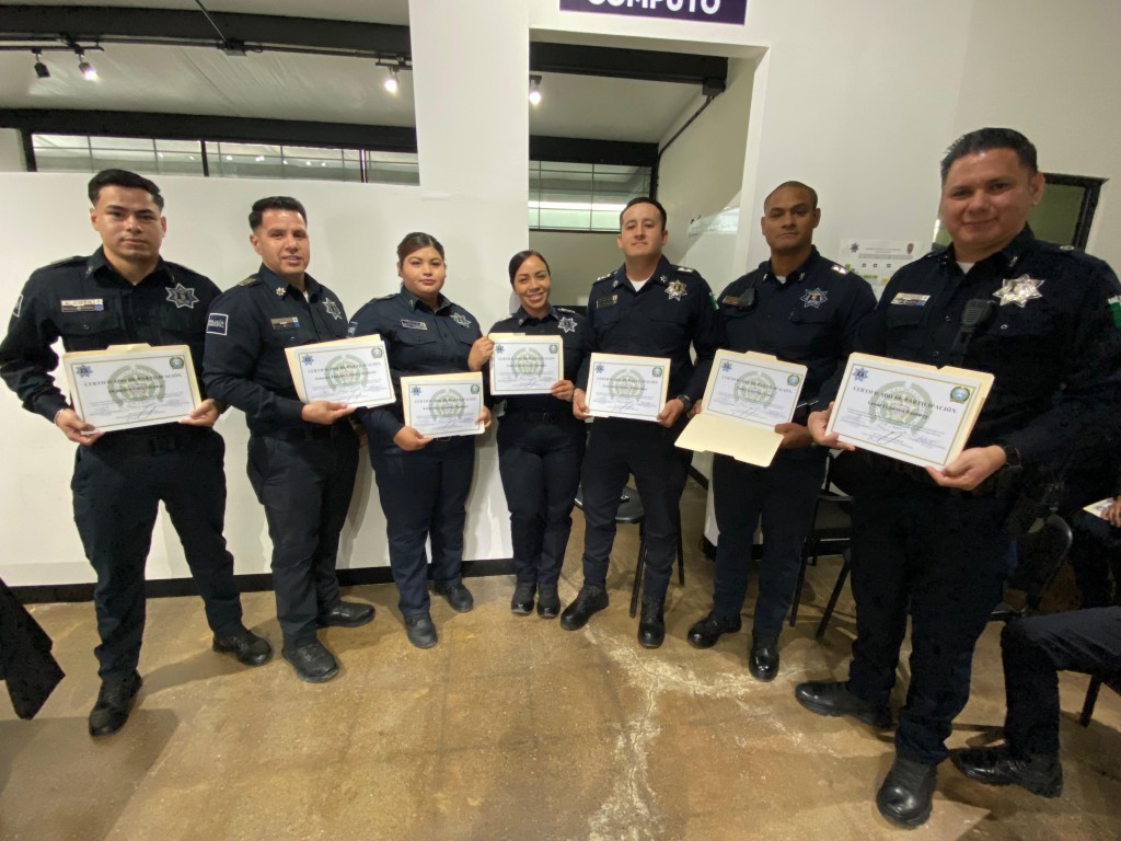 Concluyen 28 agentes de la DSPM curso impartido por Policía de Colombia (7)